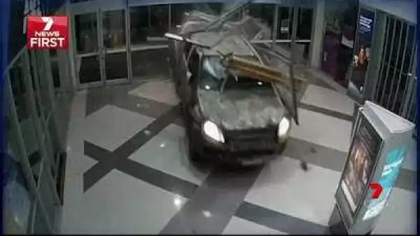 Photos: See How Thieves Robbed A Jewellery Store In Rambo Style Ram Raid